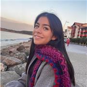 Soy una estudiante de la UNAV y me encantaría cuidar a niños y ayudarles con sus tareas.